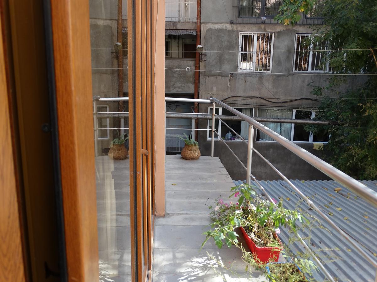 Destiny 1 Hostel Erevan Exterior foto